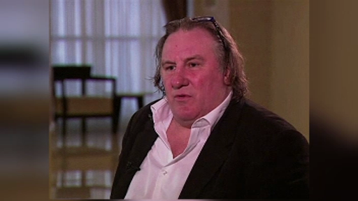 Actorul Gerard Depardieu spune ca bea chiar si 14 sticle de vin pe zi, in ciuda problemelor grave de inima
