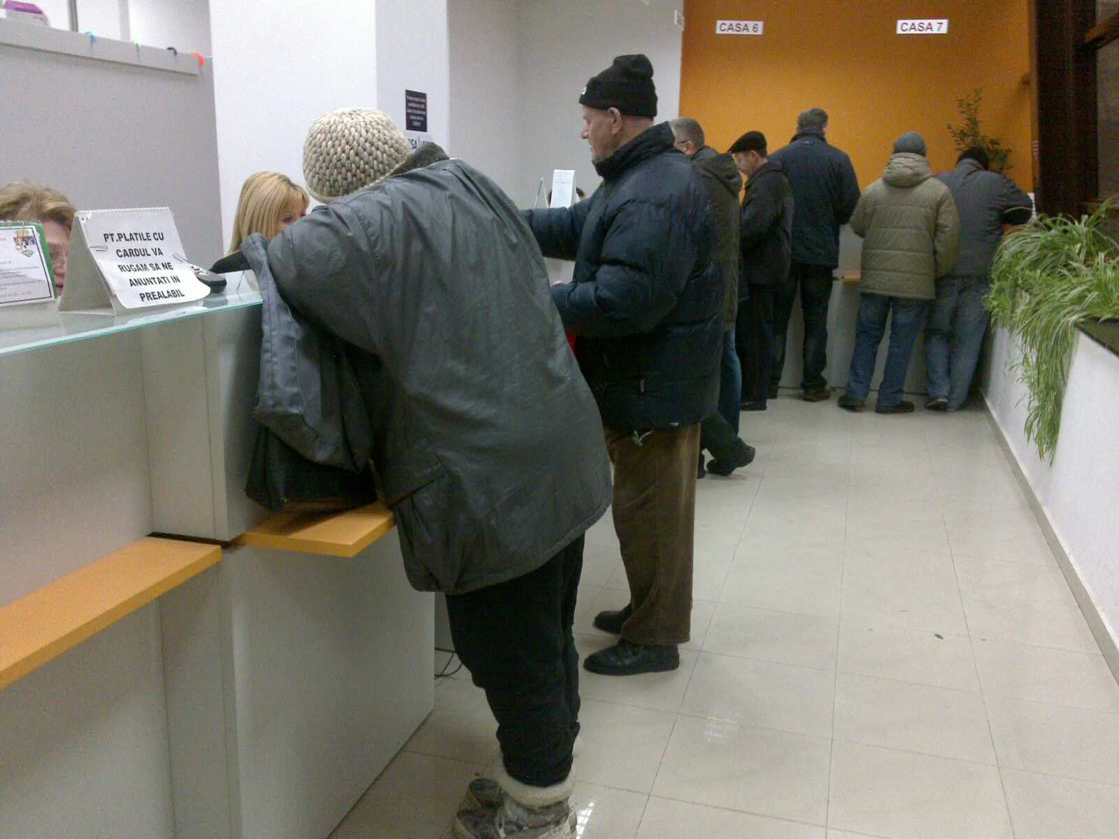 Timisorenii nu s-au inghesuit sa-si achite taxele si impozitele locale in prima zi de plata