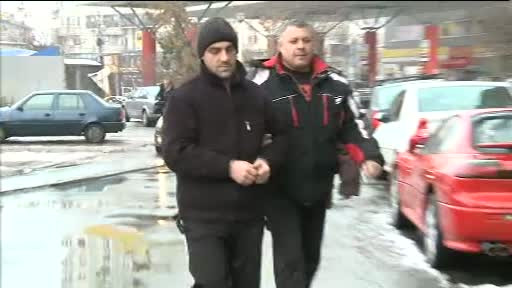 Barbatul din Capitala, care a ucis o prostituata la ea in casa, a povestit totul la reconstituire