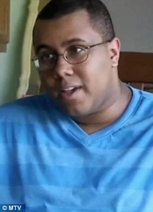 S-a dat drept o blonda frumoasa pentru a discuta cu barbati pe internet. Cine era, de fapt, "Amanda"