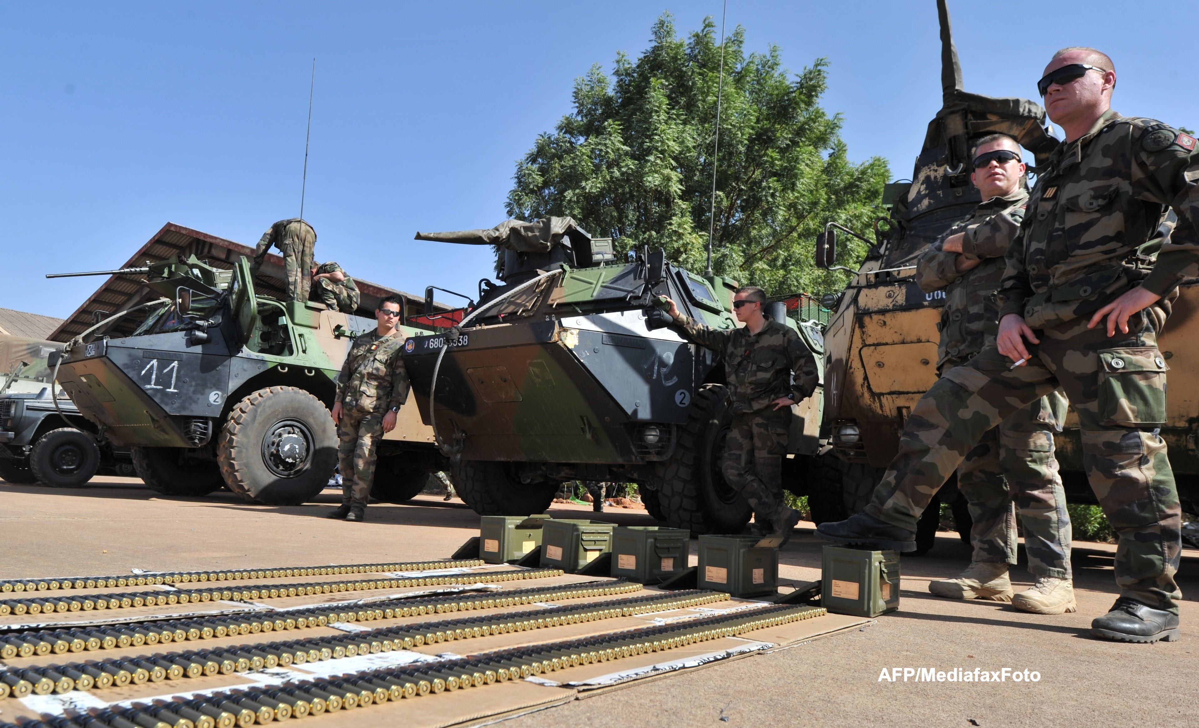 Franta a trimis inca 2.000 de soldati in Mali. Canada si Rusia vor oferi sprijin logistic