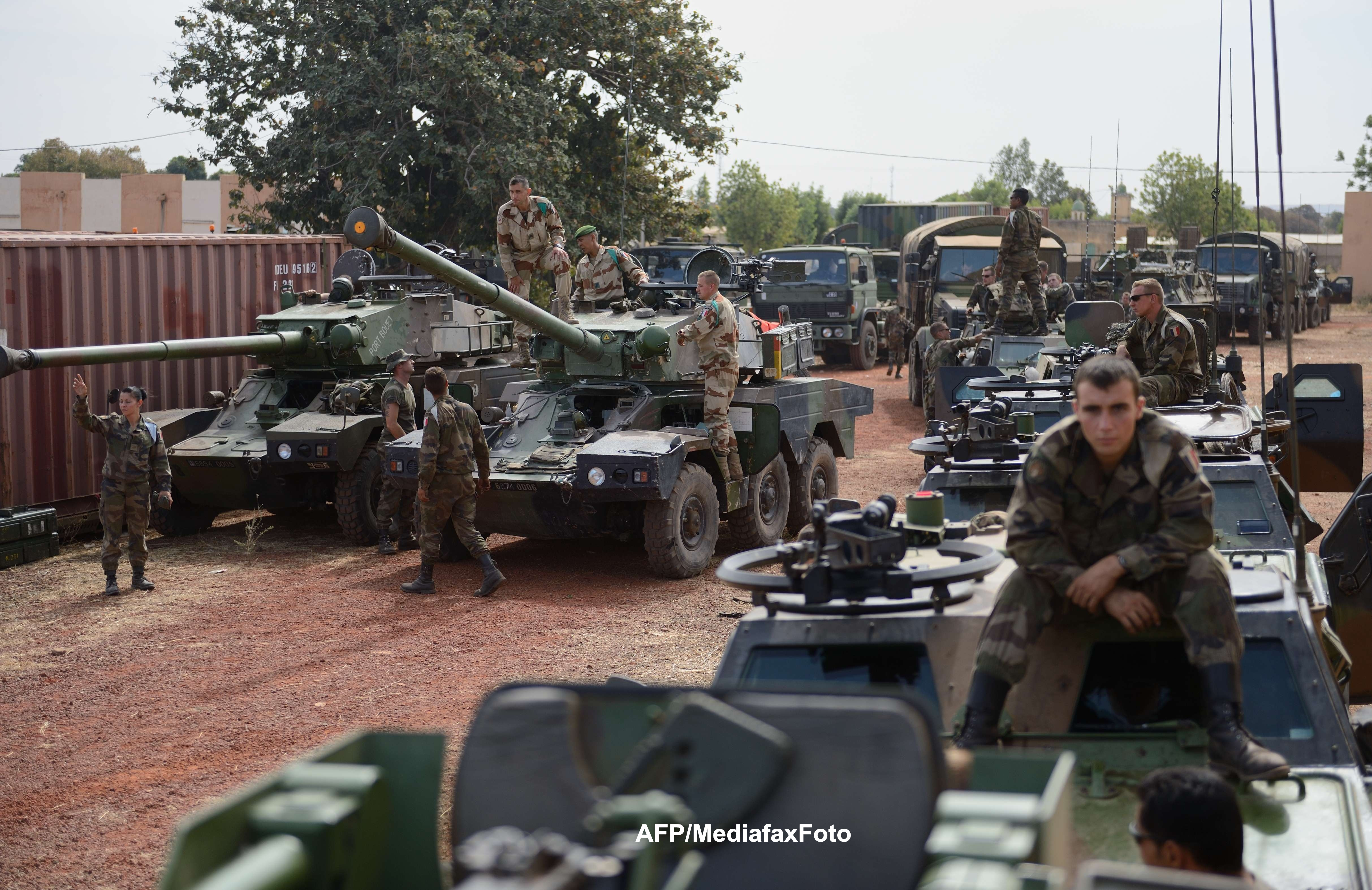 Primele imagini VIDEO din Algeria. Cum a intervenit armata ca sa-i lichideze pe islamisti