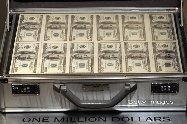 Un sofer castiga 60.000 de euro/an net. Tarile unde romanii pot avea cele mai mari salarii