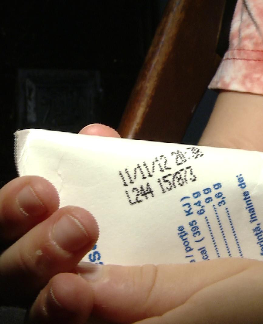 Elevii de la o scoala din judetul Timis au primit lapte expirat de doua luni