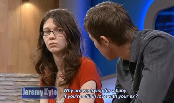 Un barbat si-a iesit din minti la TV dupa ce iubita lui a fost testata cu detectorul de minciuni