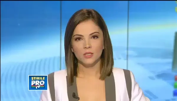 Dimineata cu ghinion pentru un sofer de TIR: autotrenul pe care-l conducea a luat foc