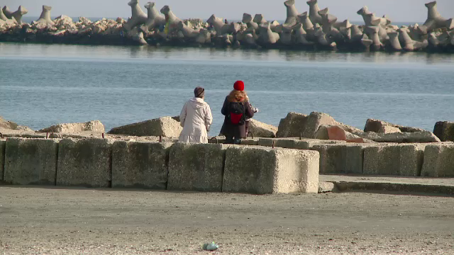 In Ardeal se moare de frig, la mare sunt 15 grade in aer. Extremele zilei in Romania