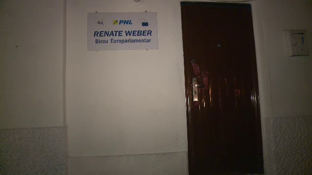 Hotii au spart sediul PNL din sectorul 3 al Capitalei. Au fugit cu laptopuri si telefoane mobile