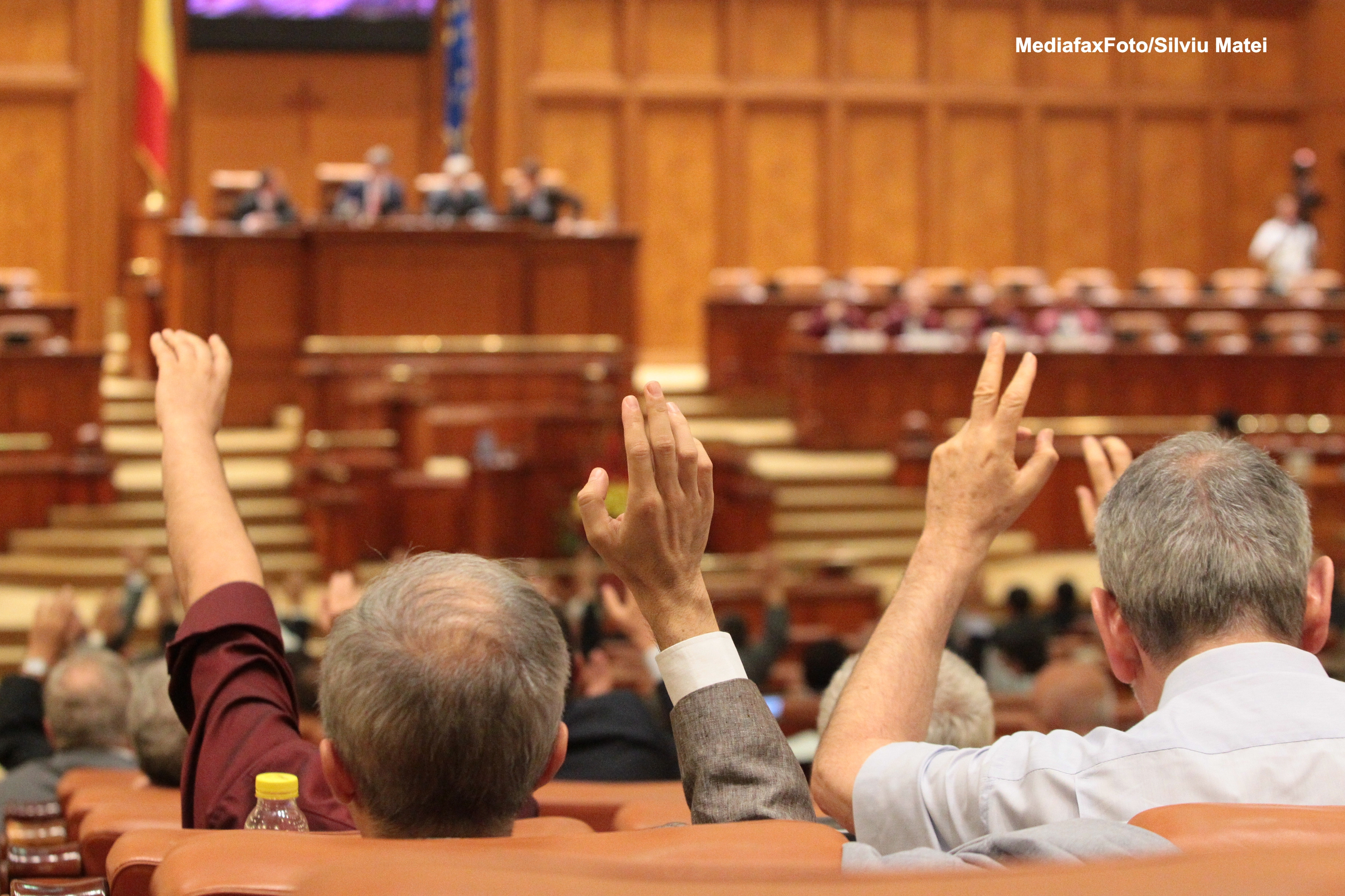 Parlamentul a adoptat ordonanta care majoreaza pensiile. Cat valoreaza punctul de pensie in 2013