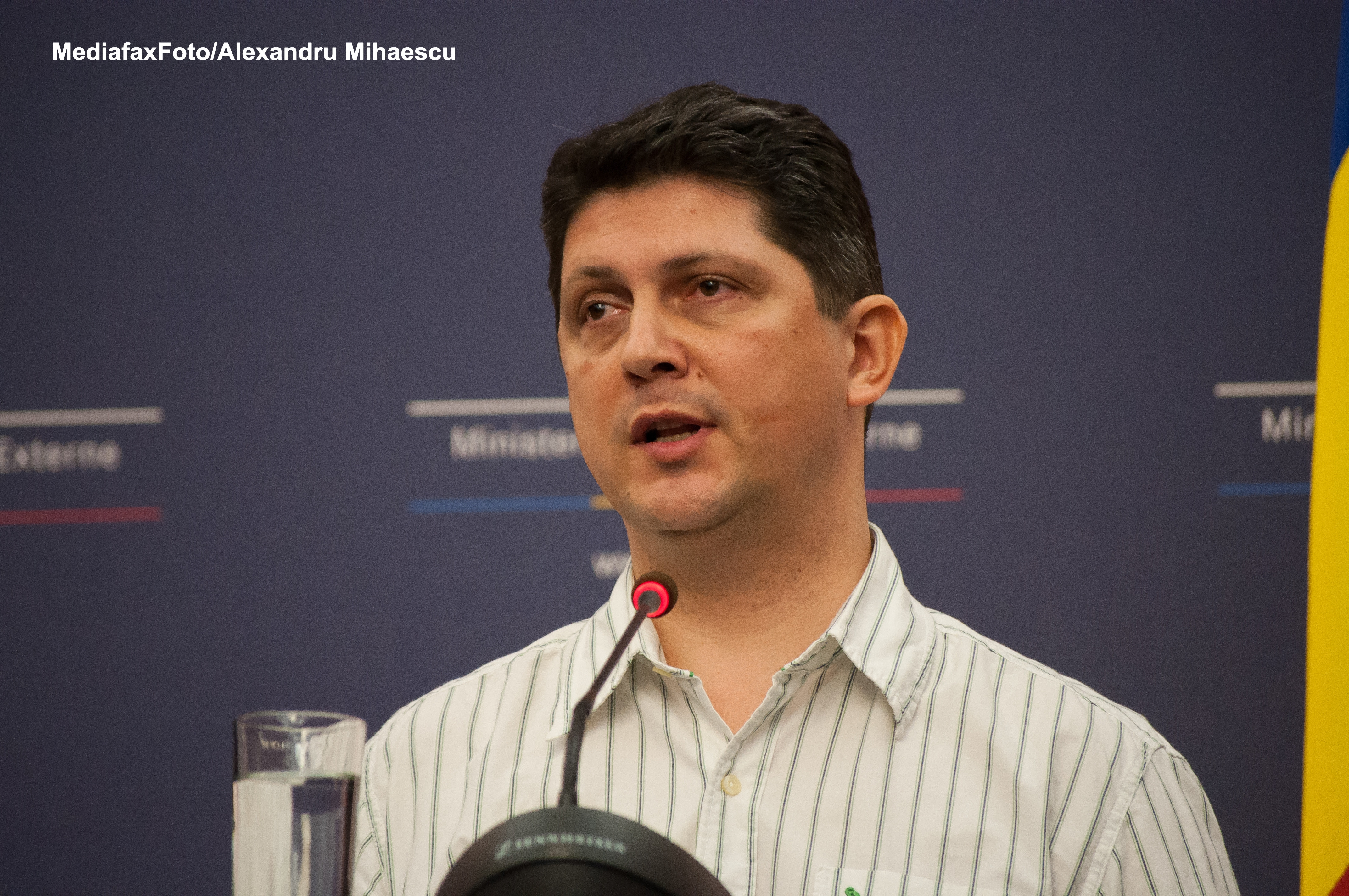 Corlatean: Franta a primit 4,4 miliarde de euro pentru romi, Romania - 500 de milioane de euro