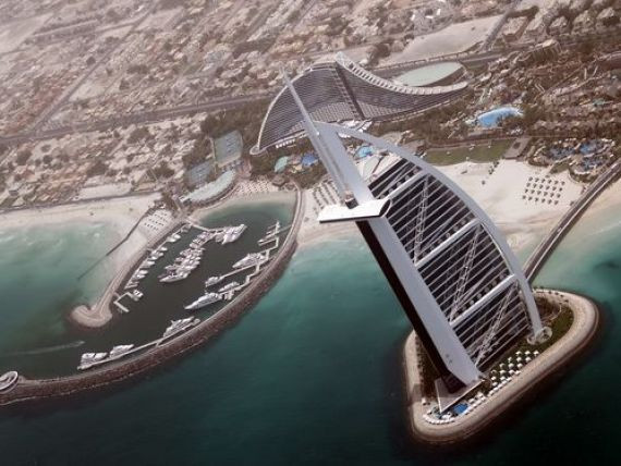 Orasul plin de superlative care a strans datorii pe masura. Il salveaza maseuzele