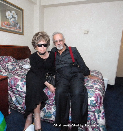 "Am trait o iubire nebuna". S-a casatorit cu barbatul care a mutilat-o pe viata