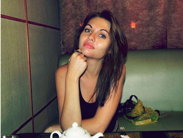 "Nici eu nu ma mai recunosc". Cum arata in urma cu cateva luni fata poreclita "proasta scolii"