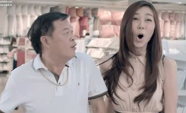 Scandal in Thailanda dupa ce aceasta reclama la IKEA a fost facuta publica. VIDEO