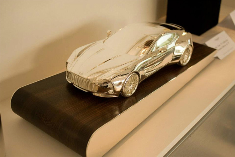 Macheta Aston Martin