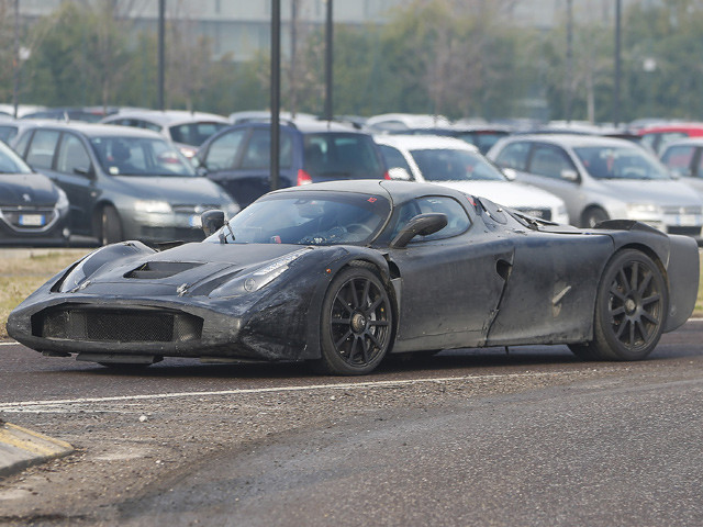 Stiti vreun fotograf bun pentru Ferrari? Italienii gafeaza pe ultima suta de metri inainte de lansarea Ferrari F150!