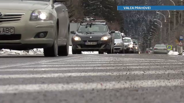 10.000 de turisti si-au petrecut weekendul cu cod galben pe partie si in cozi fara sfarsit pe DN1