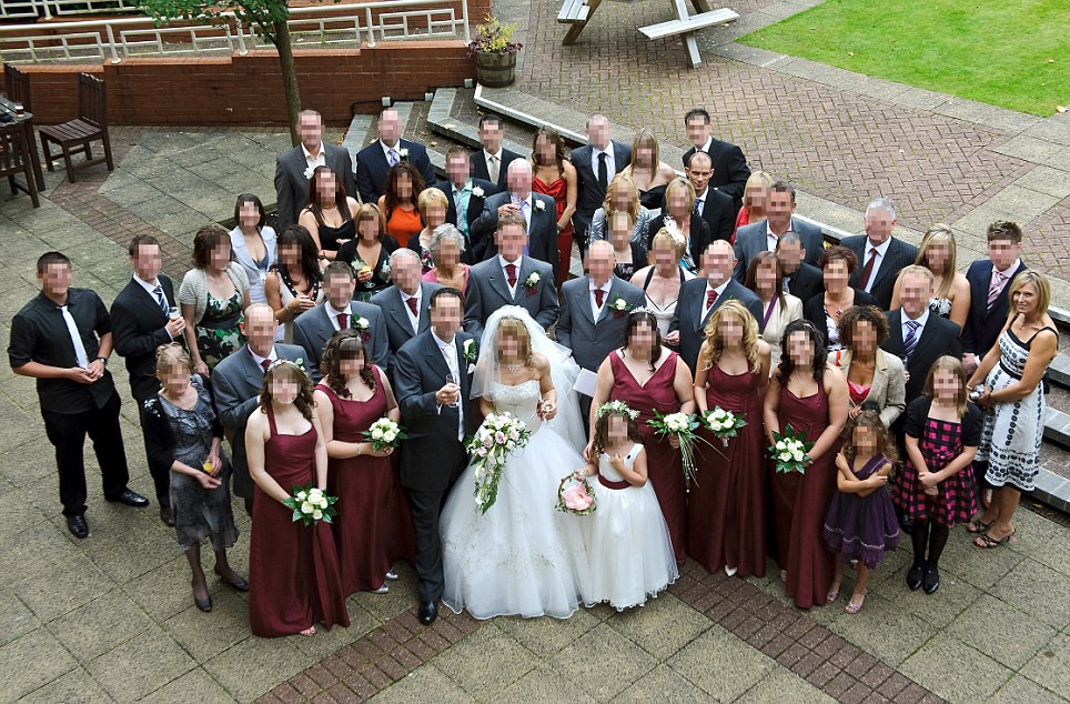 FOTO. Secretul infiorator pe care il ascunde unul dintre nuntasi. Nimeni nu-si imagina asa ceva