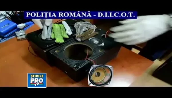 Trei tineri au fost prinsi in gara din Arad cu 160 de grame de hasis. Unde ascundeau drogurile.VIDEO