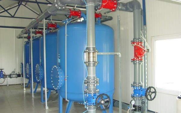 Locuitorii orasului Pecica, judetul Arad, vor avea apa in casa si acces la sistemul de canalizare