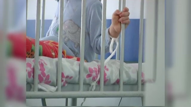 Prima concluzie in ancheta copiilor legati de patul de spital la Buzau: medicii au procedat legal