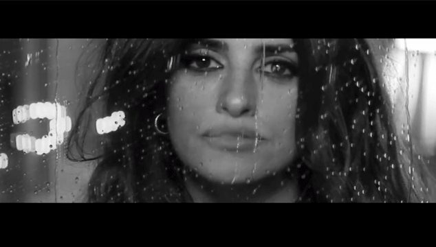 Penelope Cruz a debutat in muzica la 38 de ani: cat de sexy este doar in lenjerie intima in primul clip! VIDEO