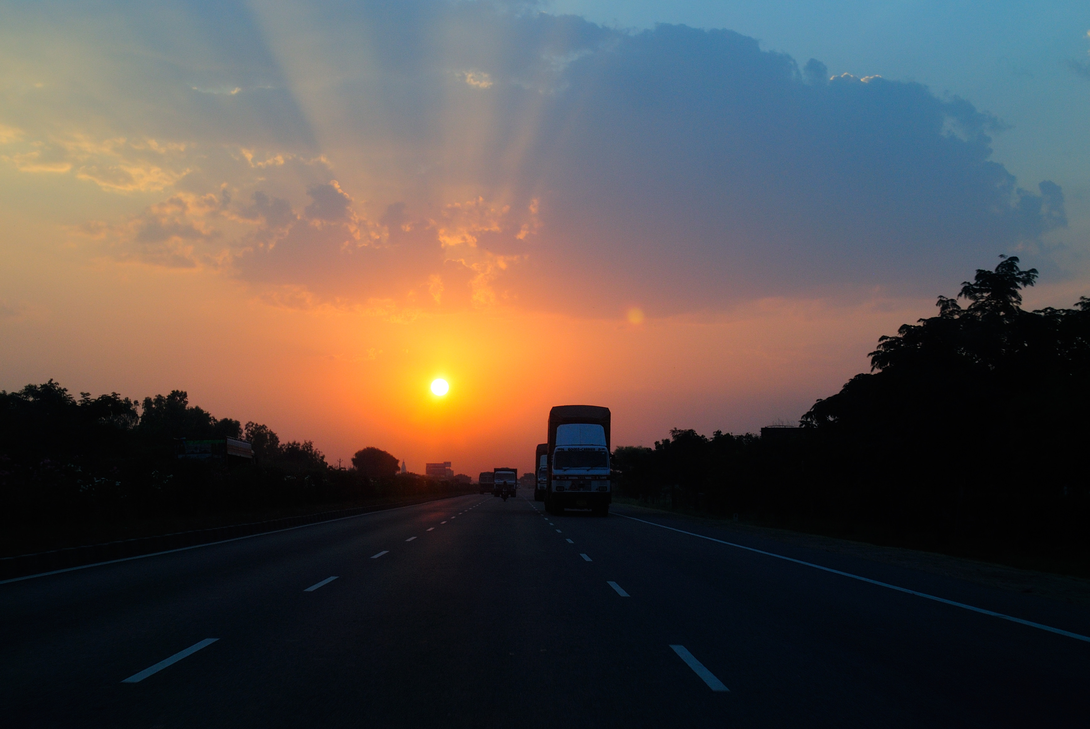 VIDEO incredibil! Rusul asta e inconstient! Vezi ce a putut sa faca pe strada!