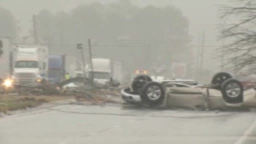 O tornada a maturat un oras din Georgia. Se indreapta catre New York si Washington D.C.