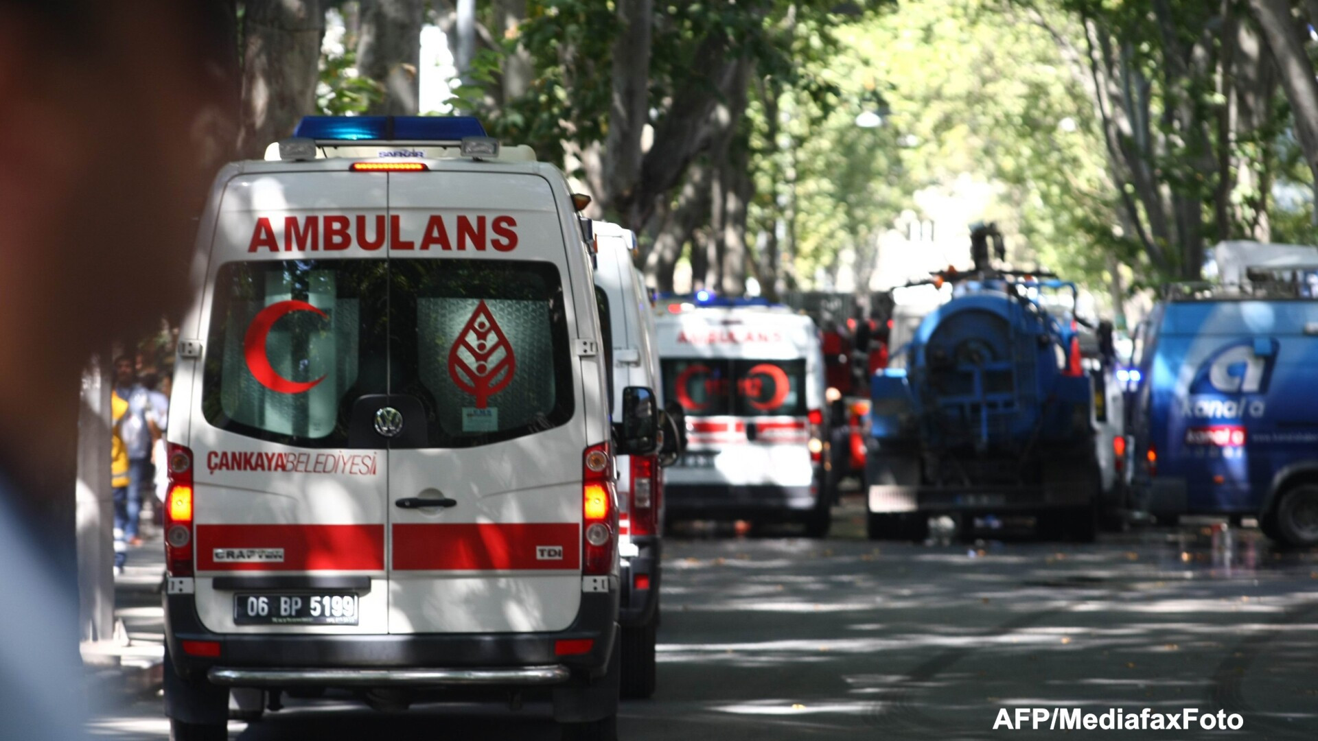 Atac sinucigas cu bomba in fata ambasadei SUA din Ankara. Doua persoane au murit