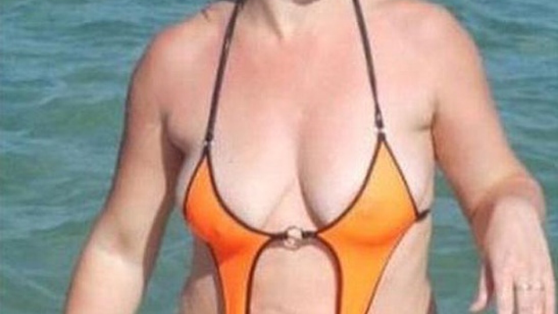 Creeaza panica atunci cand merg la plaja. Oamenii pe care nu vrei sa-i vezi langa prosopul tau. FOTO