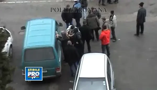 Barbat prins in flagrant in timp ce vindea mercur in apropierea garii din Deva