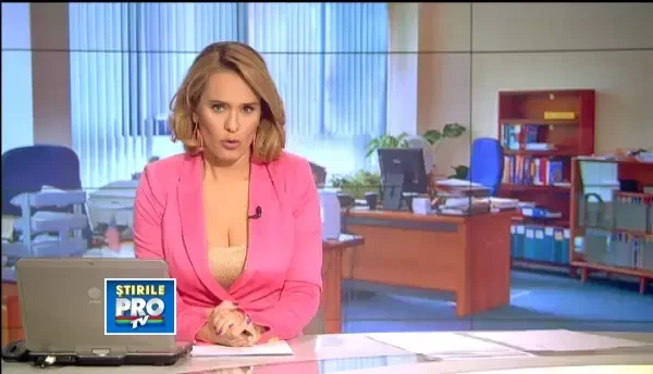 Doua tinere si un politist din Romania risca dosar penal dupa ce au postat aceste poze pe Facebook