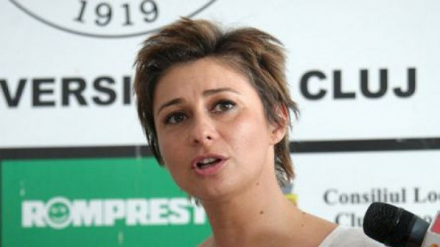 Femeia care penetreaza