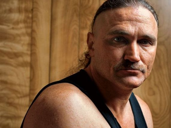 Ieri dupa gratii, azi premiat pentru etica in afaceri. Are un business de 50 mil. dolari