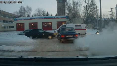 VIDEO. "Superman din Rusia", prietenul perfect pentru momentele in care ramai inzapezit