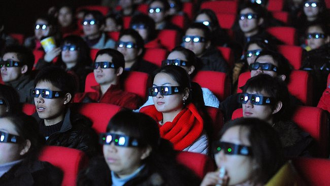 Cel mai bizar job: simuleaza pana la 8 decese pe zi!