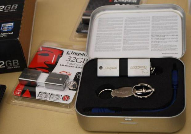 Stickul USB de 1 TB a sosit in Romania. Costa cat o masina autohtona la mana a doua