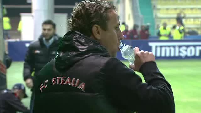 Reghecampf vrea daune de 1 milion de euro de la Cornel Dinu, care l-a acuzat ca a trucat meciuri