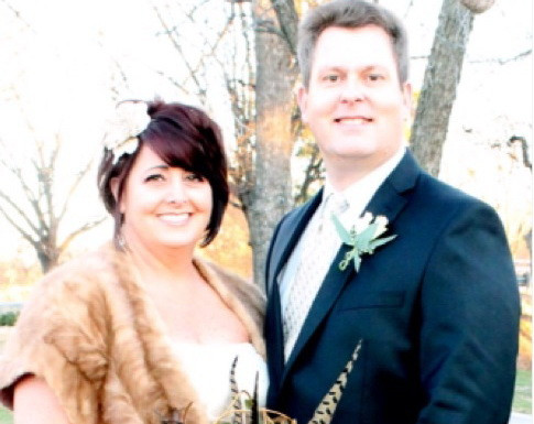 Ce au descoperit cand s-au uitat cu atentie la fotografiile de nunta. "Am ras cu lacrimi". FOTO