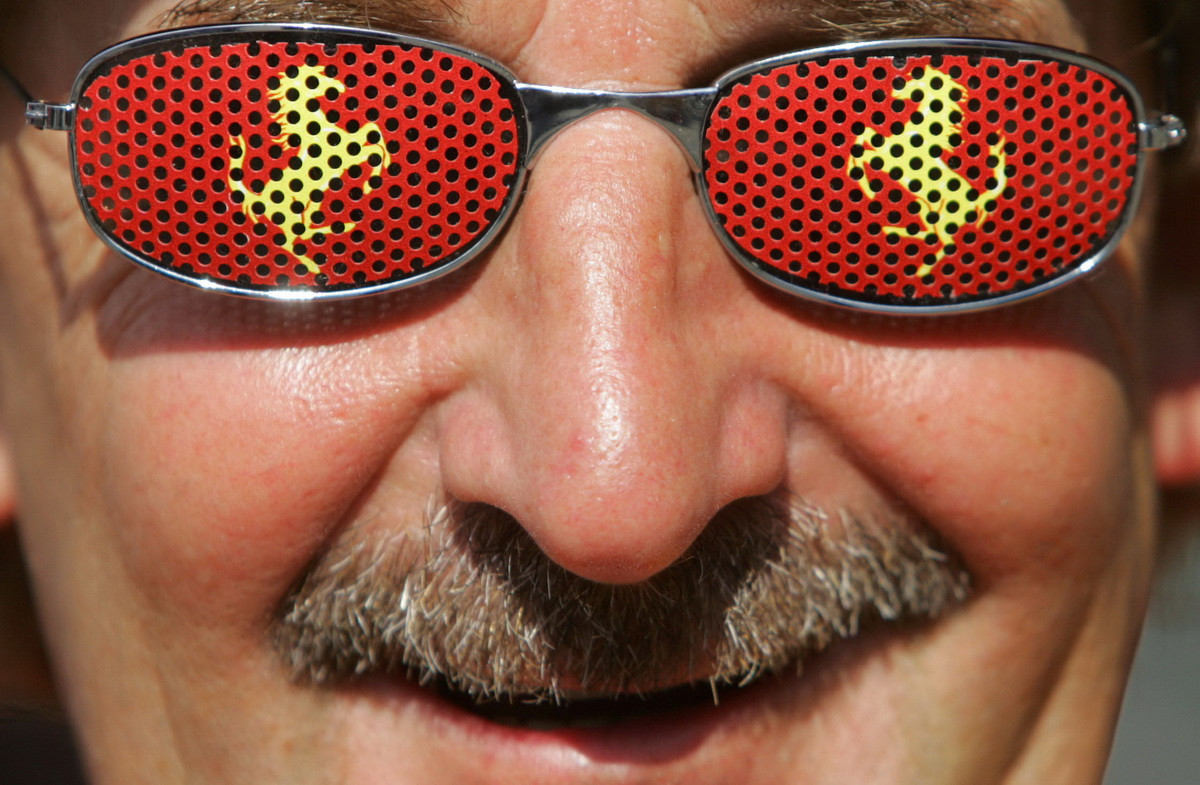 Ferrari face angajari online. Candidatii pot aplica pana pe 17 februarie