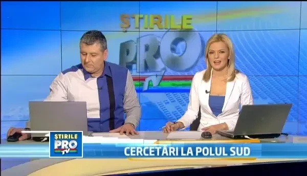 Cum arata viata regelui serpilor din China. Traieste printre cele mai veninoase reptile din lume