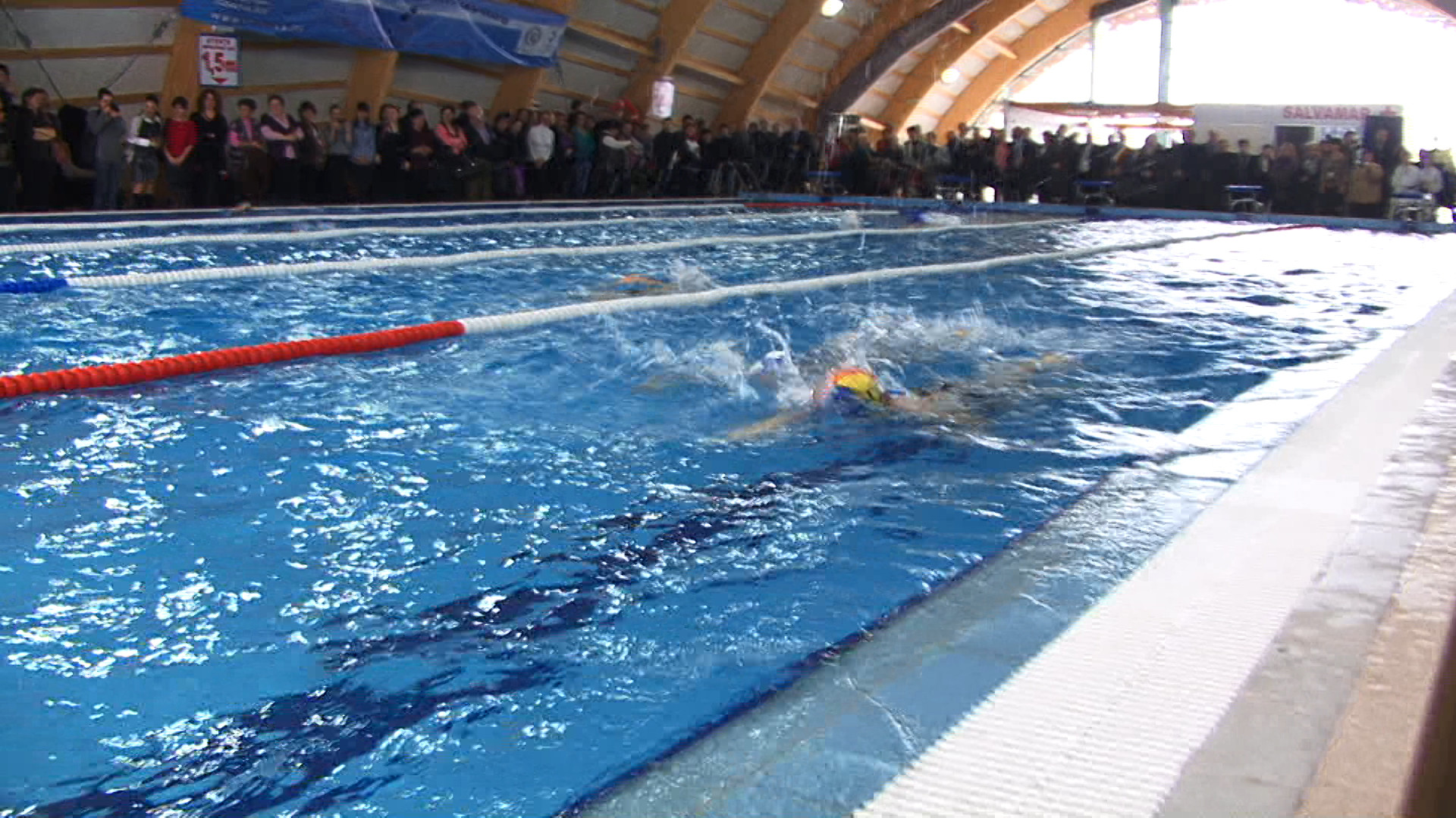 Locuitorii din Campia Turzii vor avea bazin de inot didactic in oras