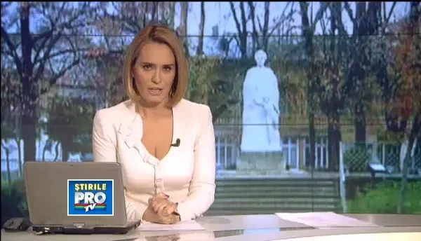 Statuia cu muza lui Mihai Eminescu a ramas iar fara mana. A fost rupta de un tanar neatent