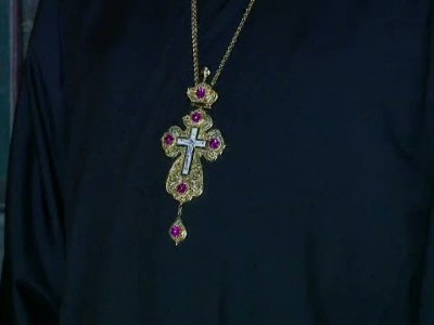 15 elevi, dusi la spital pentru ca s-au simtit rau dupa o slujba facuta de un preot in scoala