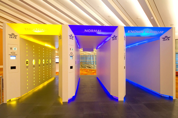 Noi masuri de securitate in aeroporturi. Se introduc "scanerele viitorului"