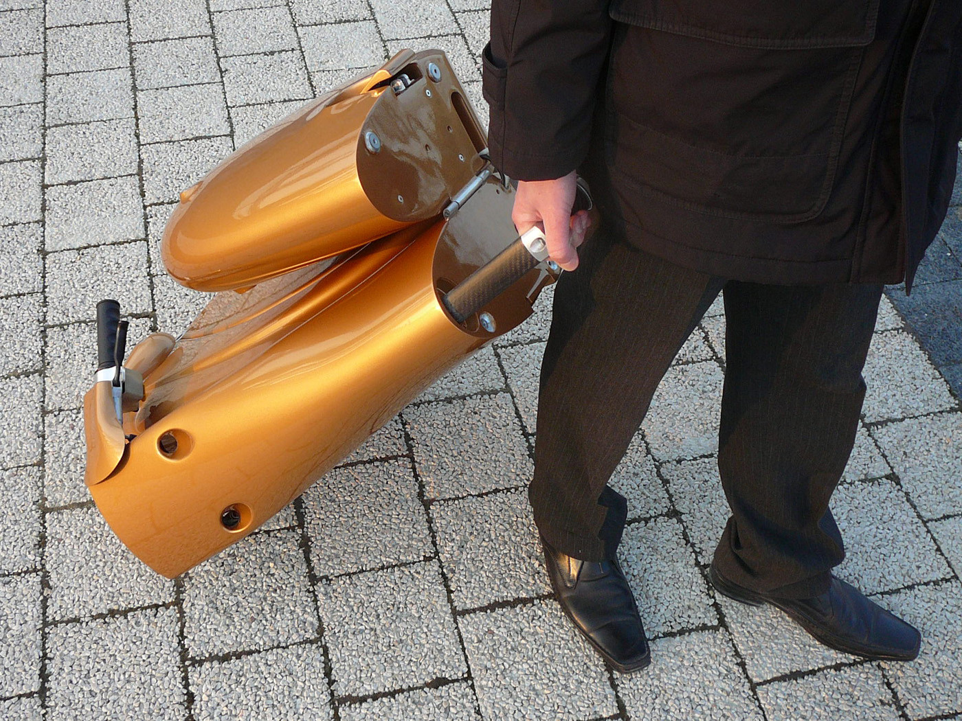 Te doare capul cand trebuie sa cauti un loc de parcare? Ce zici de solutia asta?