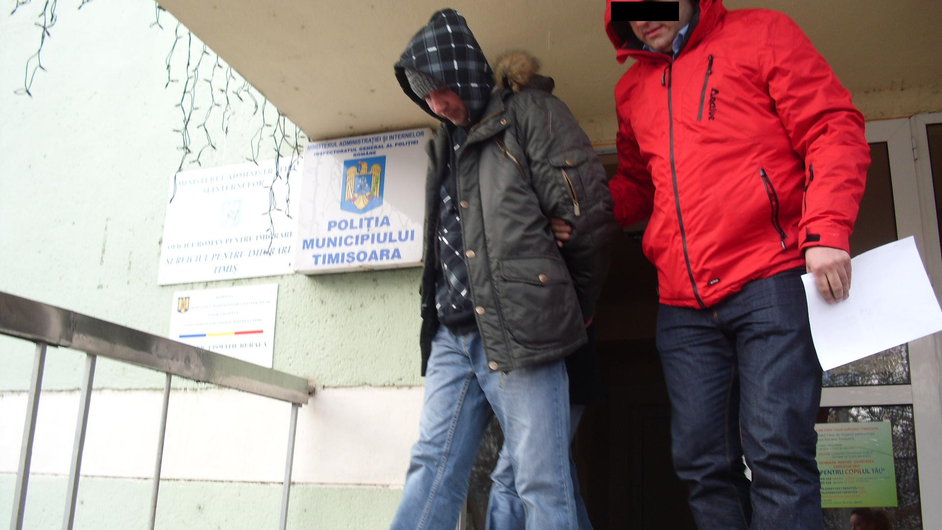 Un politist aflat in timpul liber le-a incurcat planurile unor hoti care au furat un portofel