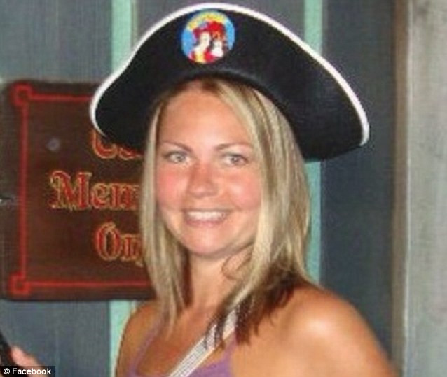 Surpriza pentru angajata unei scoli. A mers la casa unui elev caruia ii facuse propuneri indecente