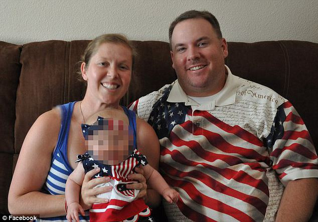 Un profesor s-a dat drept femeie pe Facebook si si-a abordat elevii. Urmarea este revoltatoare