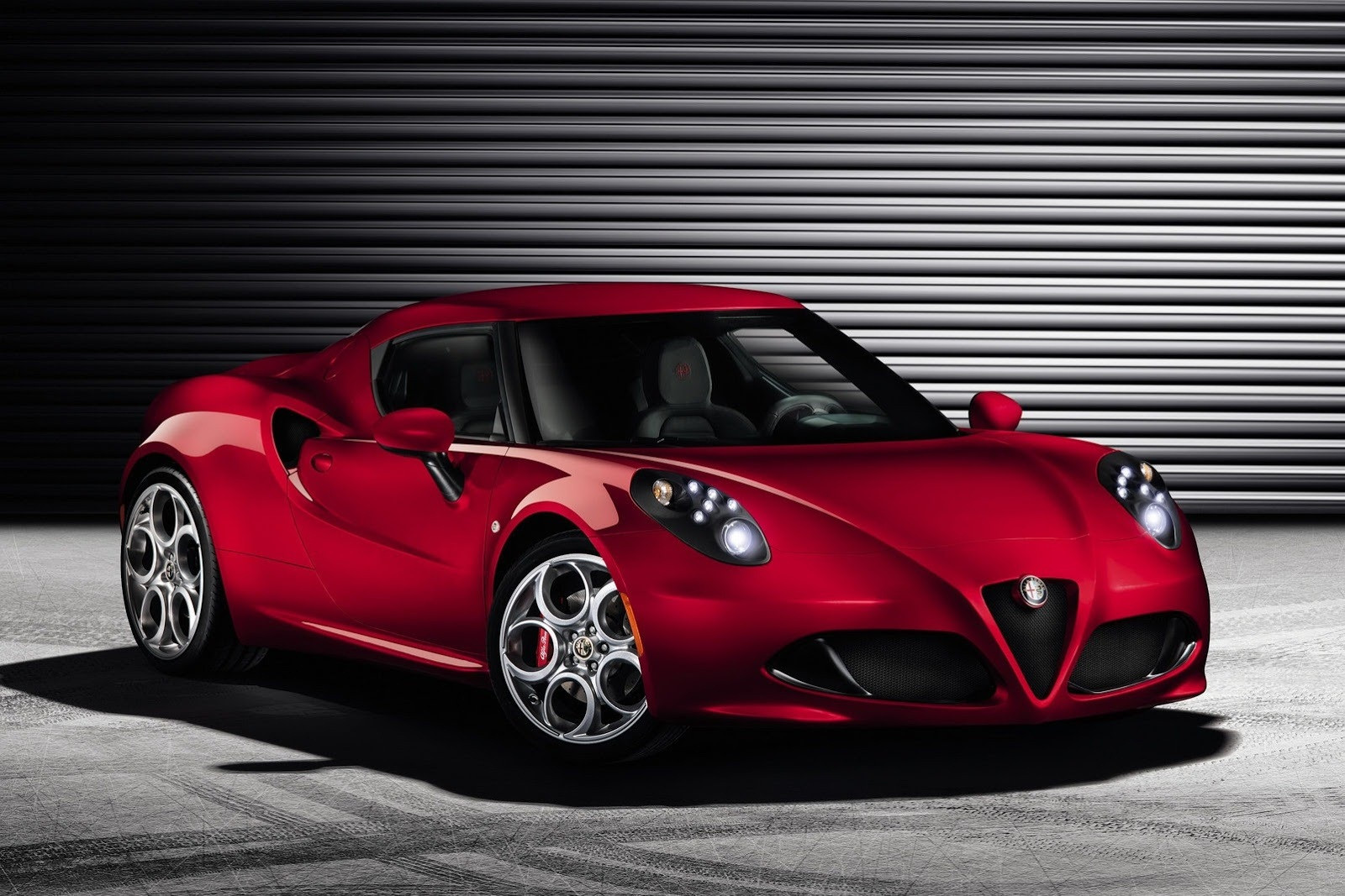 Alfa Romeo 4C e gata de productie! Si arata bestial!
